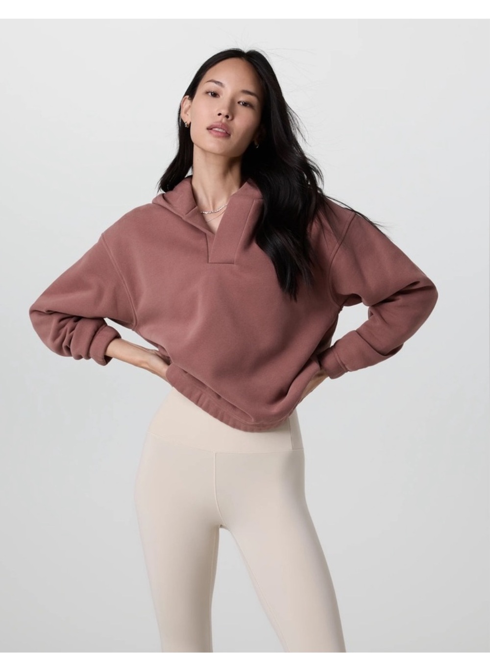 Vuori Restore Notch Hoodie Sweatshirt in a Sedona Brown. Size S